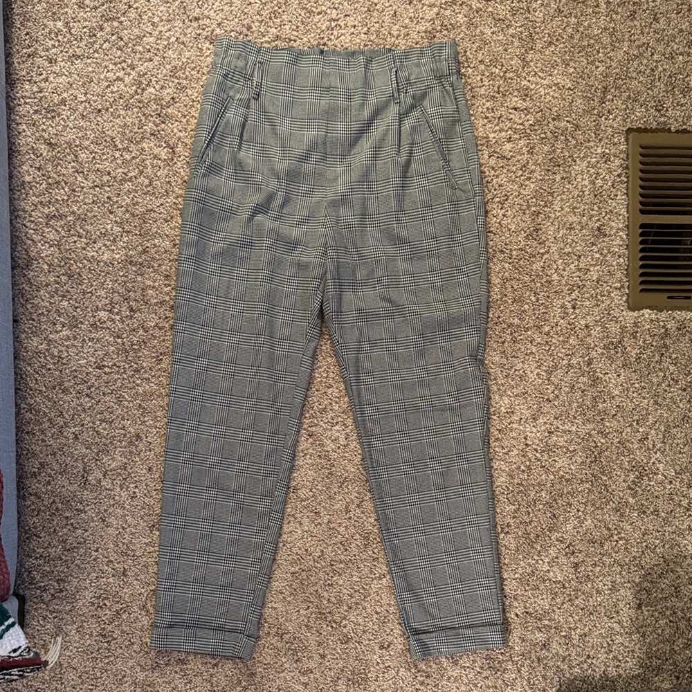 (4/$10) Zara Woman’s Gray Checkered Ankle Length Trousers